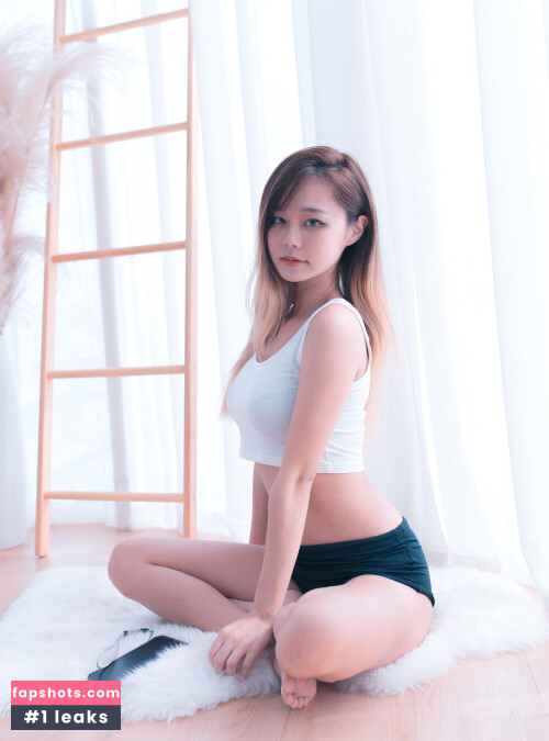 Yuuno gallery photo #811