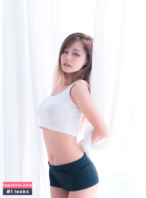 Yuuno gallery photo #822