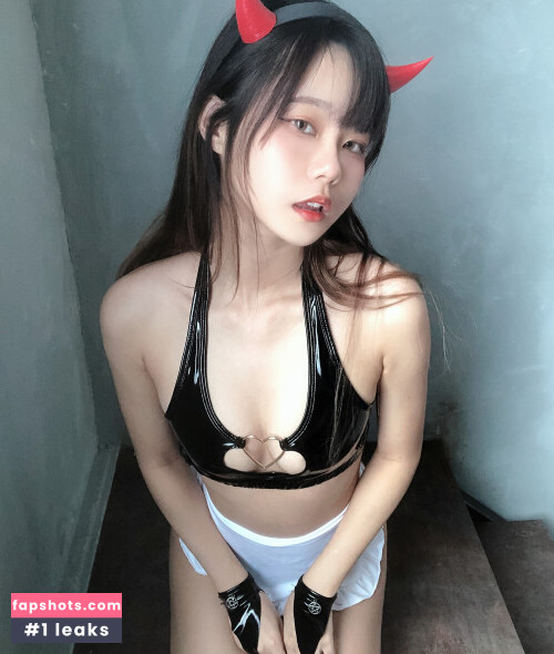 Yuuno gallery photo #833