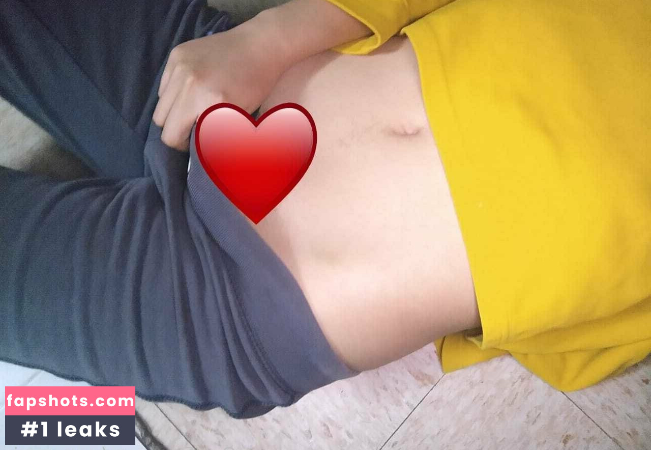 Yuwummie gallery photo #46