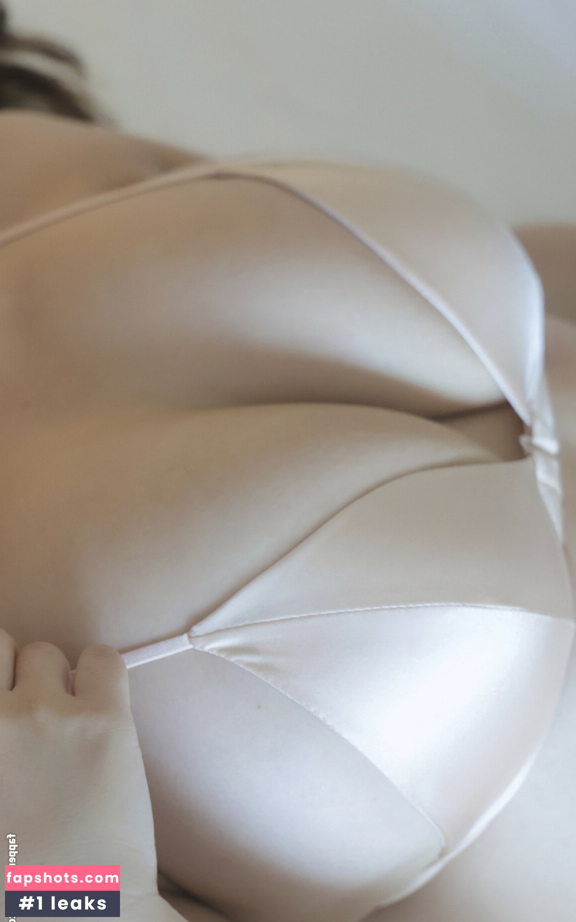 Yuzuha Hongo gallery photo #41