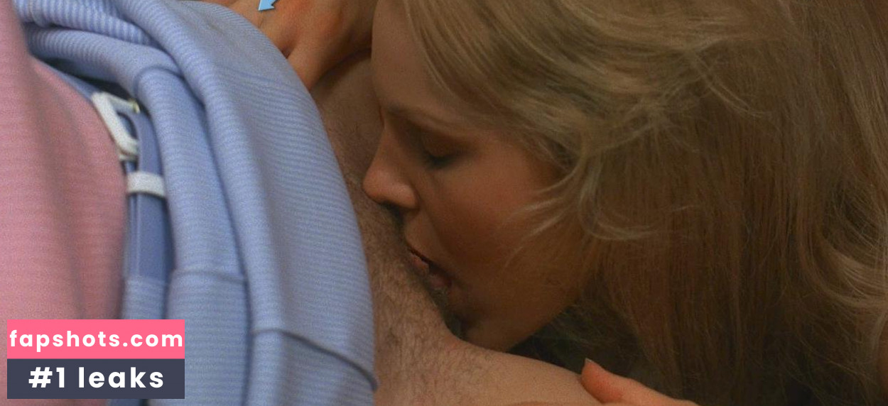 Yvette Hiver gallery photo #4