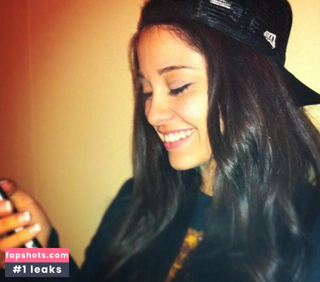 Yvette Monreal gallery photo #15