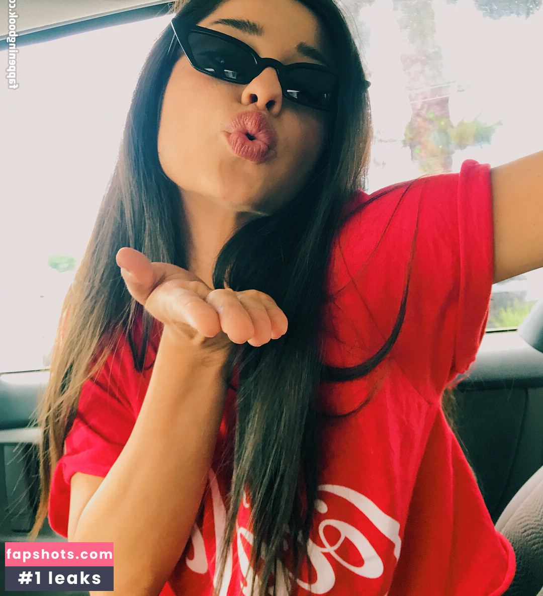 Yvette Monreal gallery photo #40