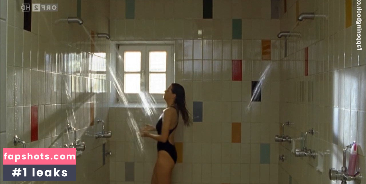 Yvonne Catterfeld gallery photo #57