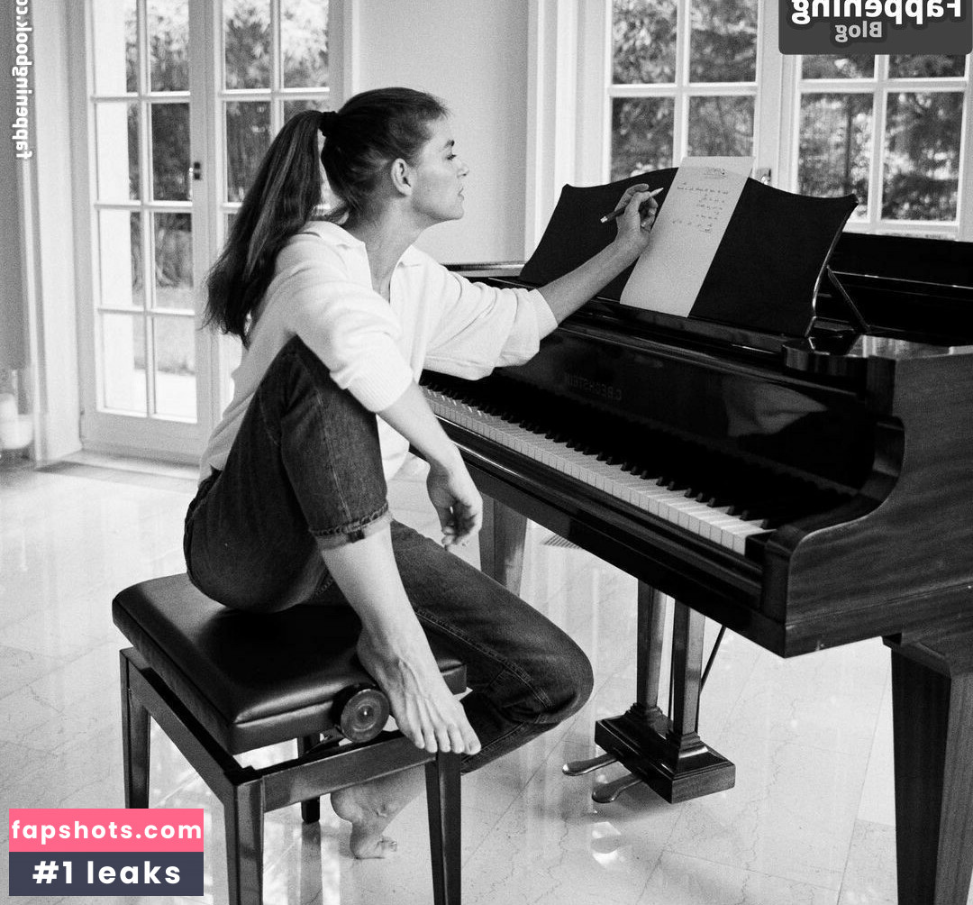 Yvonne Catterfeld gallery photo #10