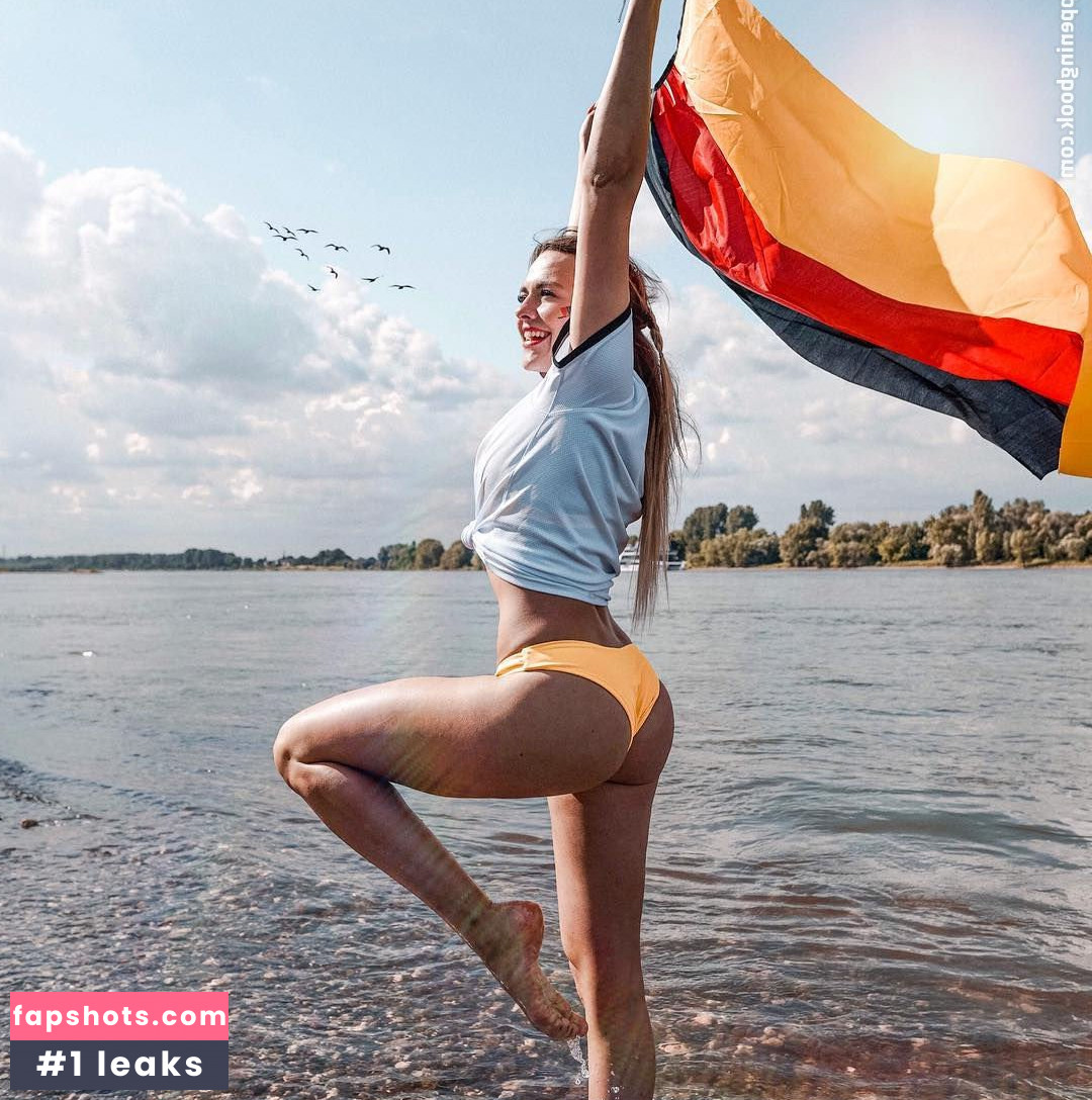 Yvonne Pferrer gallery photo #54