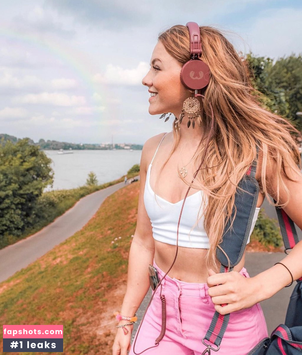 Yvonne Pferrer gallery photo #55