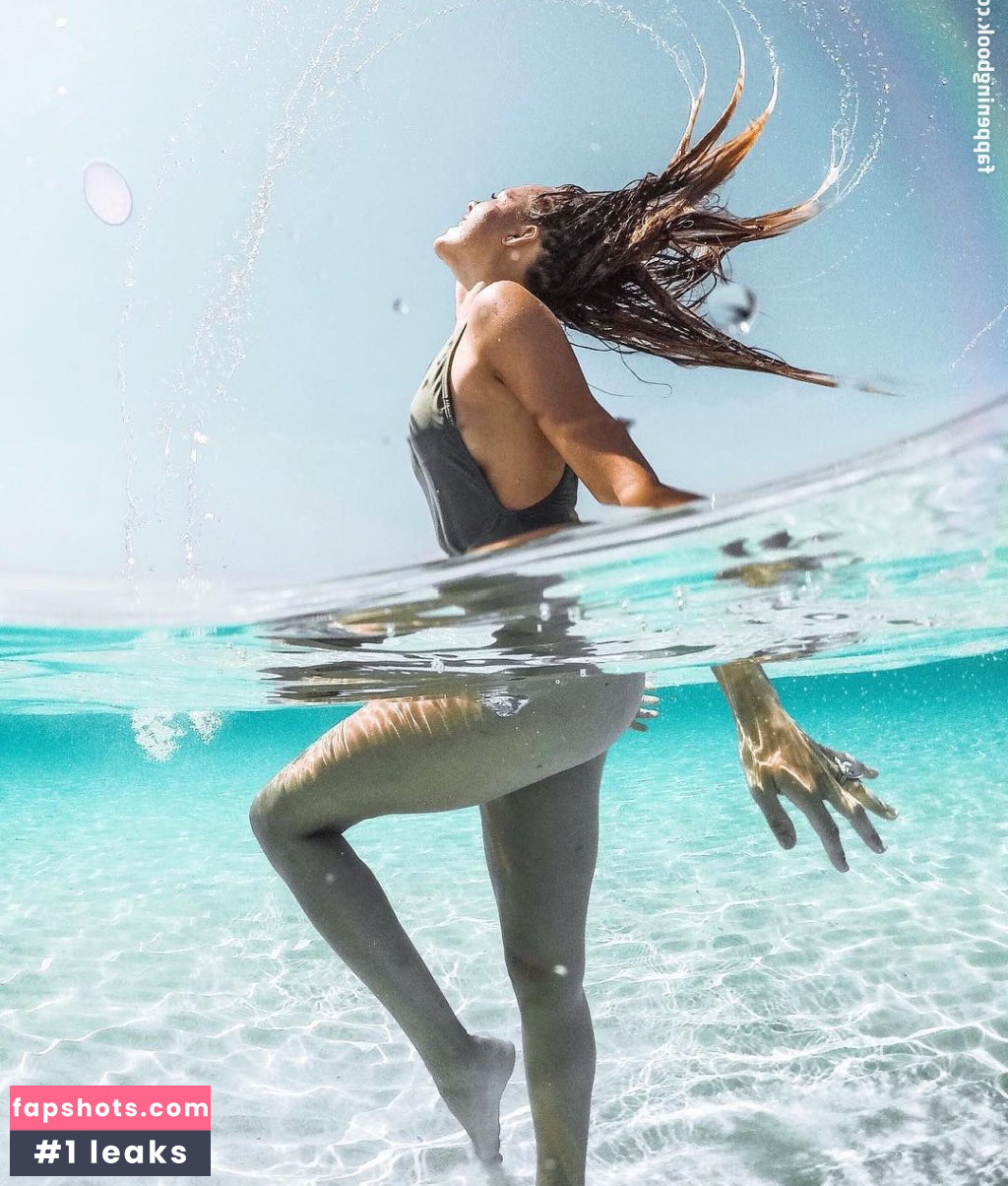 Yvonne Pferrer gallery photo #58