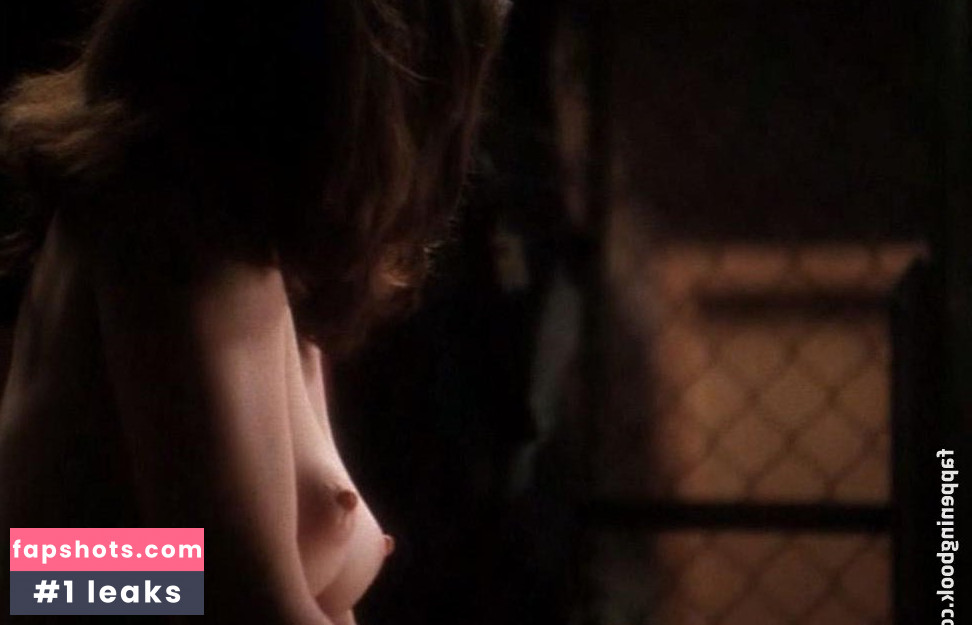 Yvonne Sciò nude babe gallery