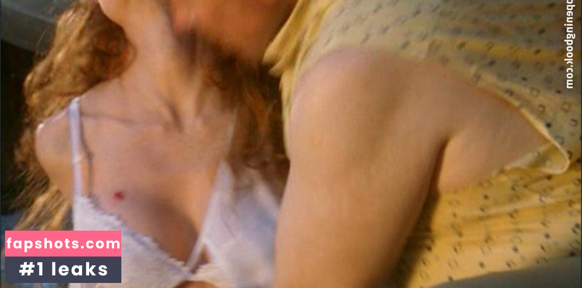 Yvonne Sciò gallery photo #5