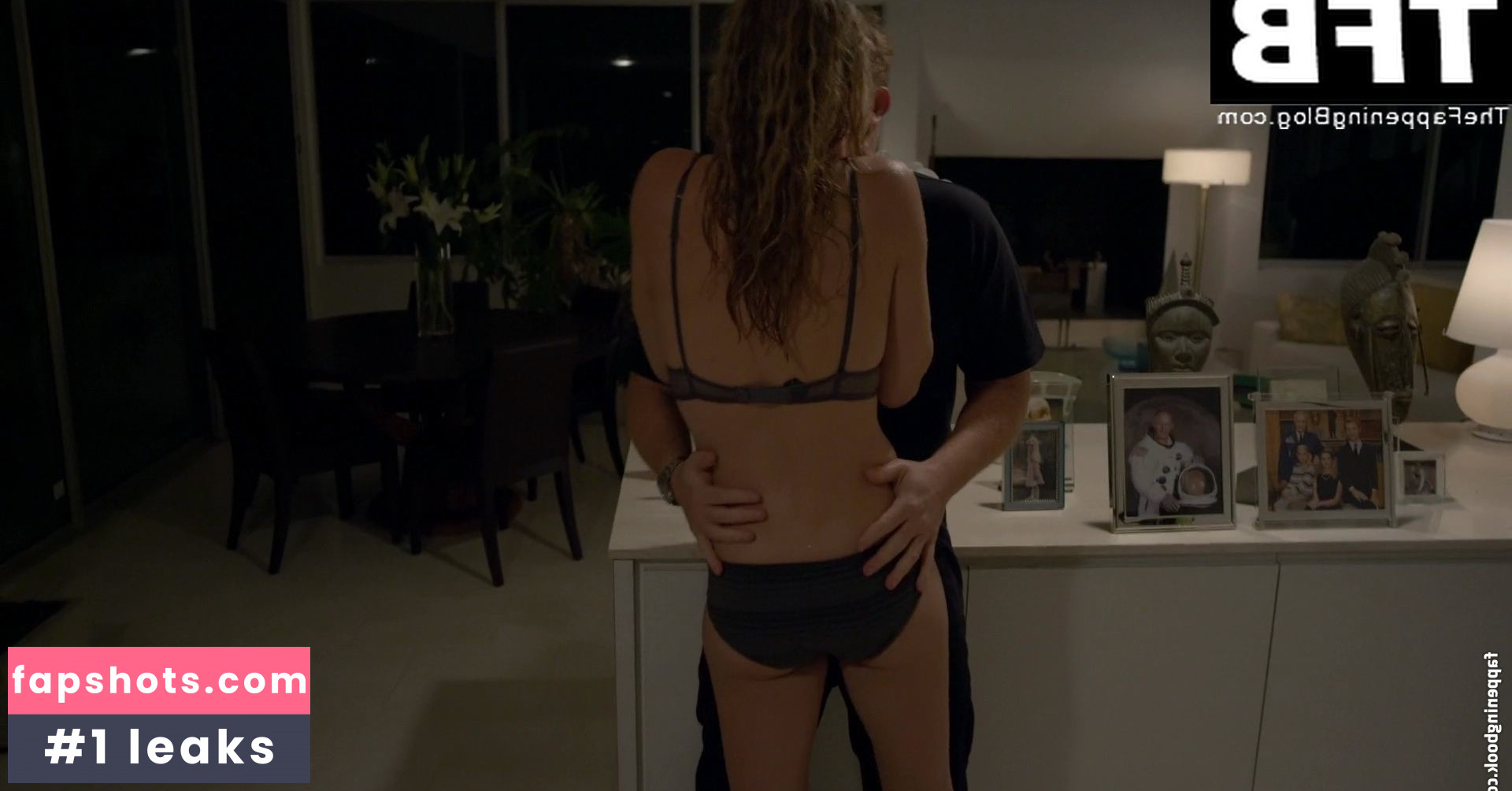 Yvonne Strahovski Nahé úniky fotek pouze od fanoušků #104 - Fapshots