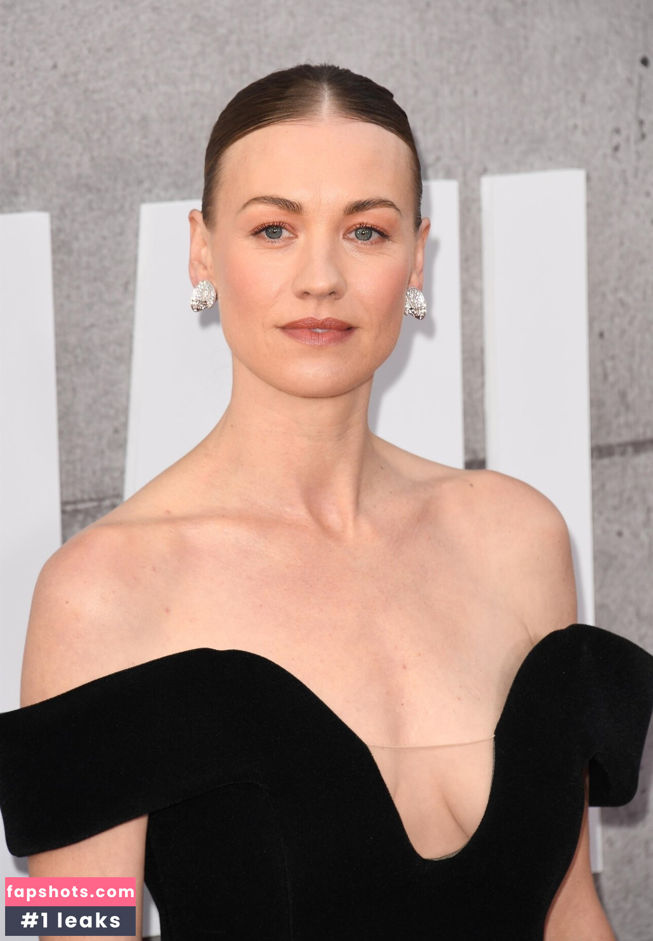 Yvonne Strahovski Nahé úniky fotek pouze od fanoušků #12 - Fapshots