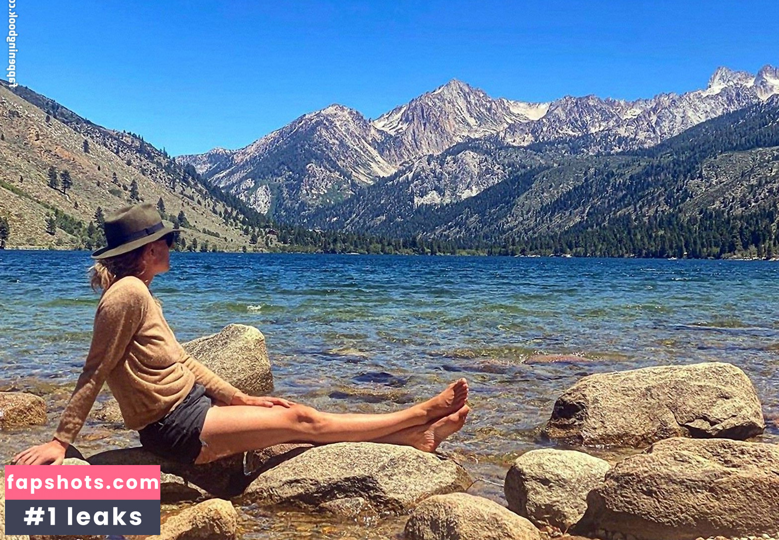 Yvonne Strahovski Nahé úniky fotek pouze od fanoušků #124 - Fapshots