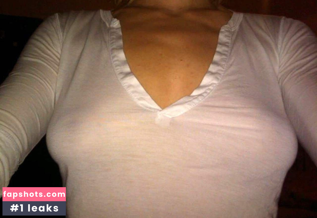 Yvonne Strahovski Nahé úniky fotek pouze od fanoušků #140 - Fapshots