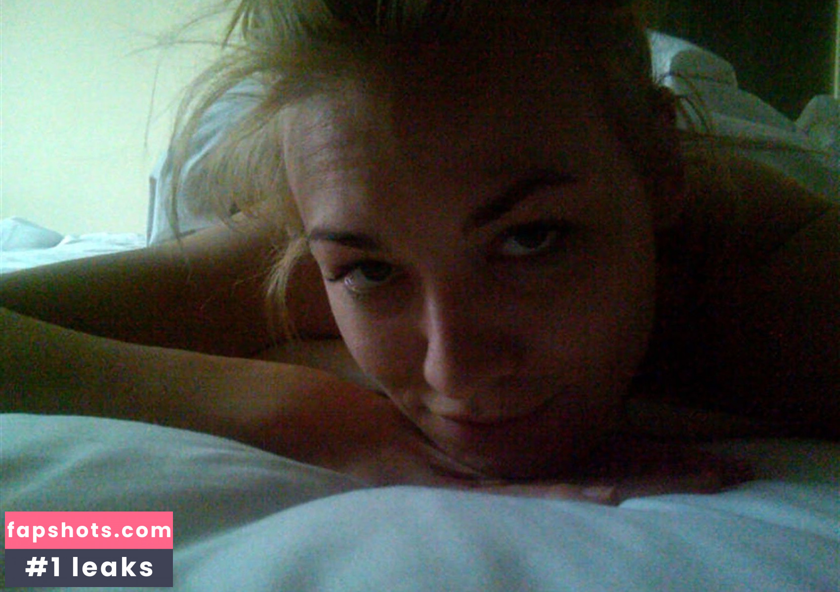 Yvonne Strahovski Nahé úniky fotek pouze od fanoušků #153 - Fapshots