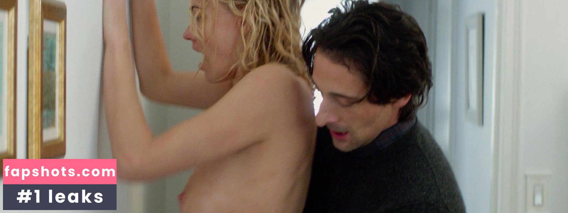 Yvonne Strahovski Nahé úniky fotek pouze od fanoušků #181 - Fapshots