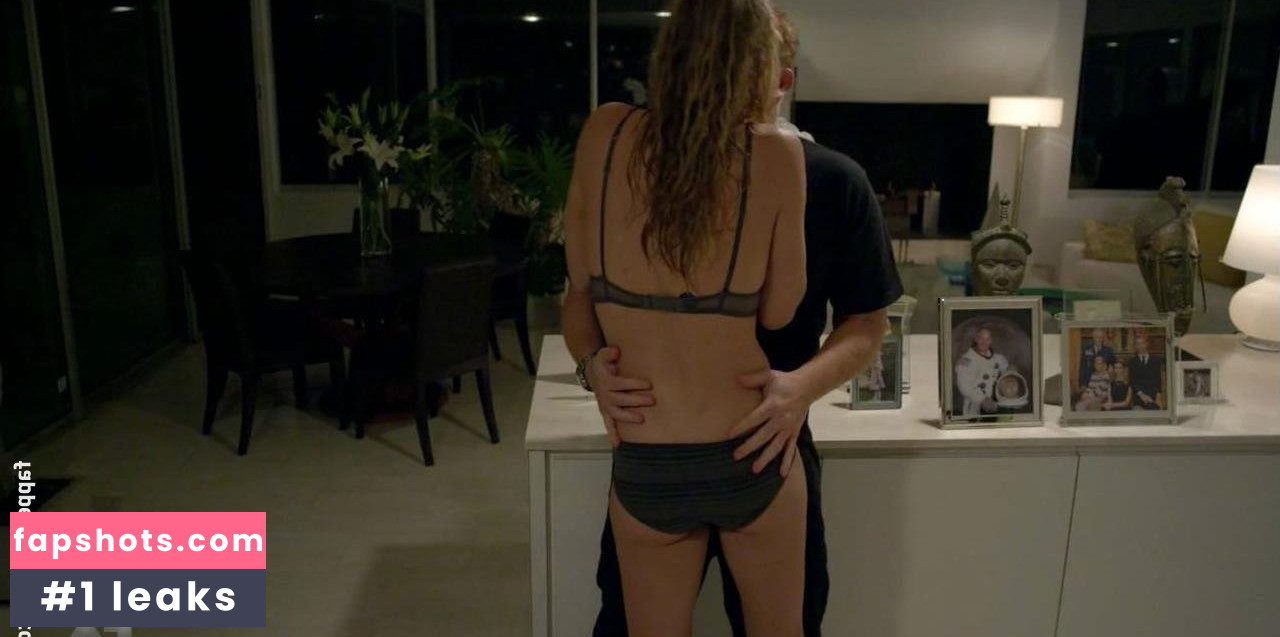 Yvonne Strahovski Nahé úniky fotek pouze od fanoušků #185 - Fapshots