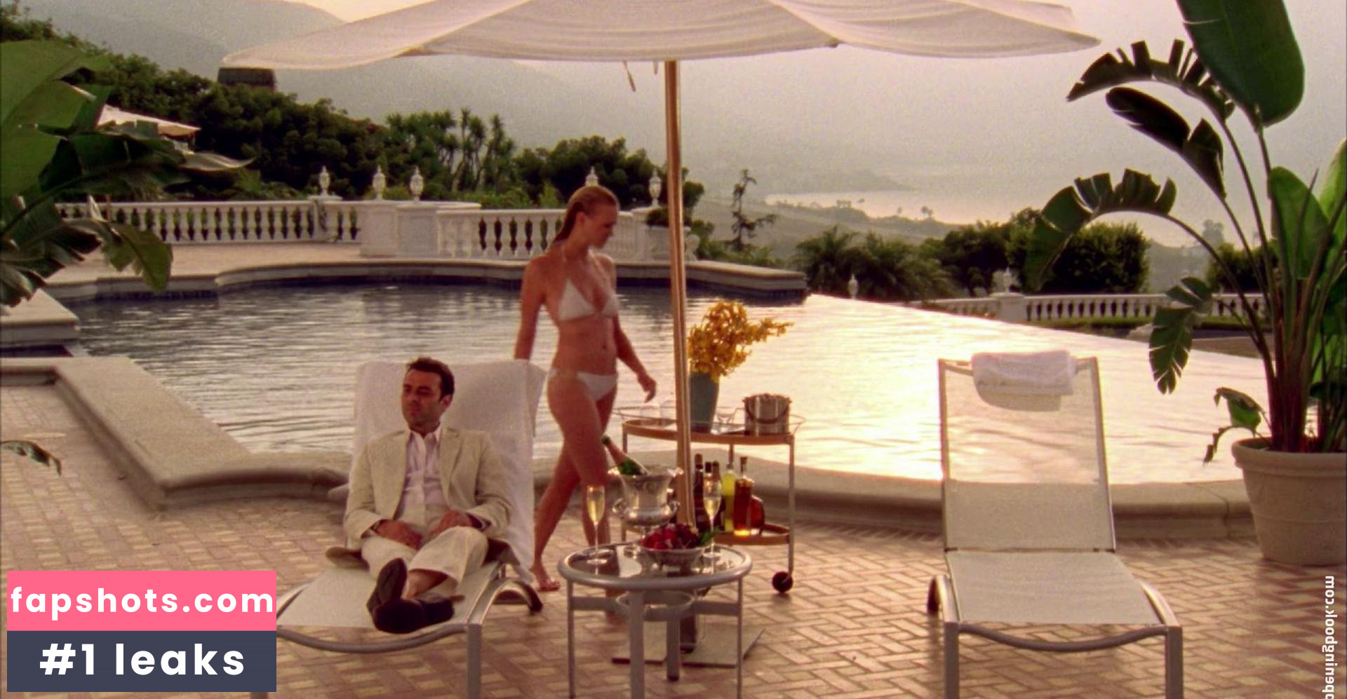 Yvonne Strahovski Nahé úniky fotek pouze od fanoušků #193 - Fapshots