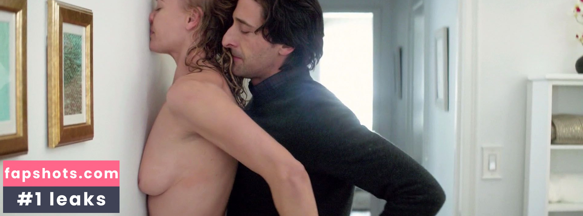 Yvonne Strahovski Nahé úniky fotek pouze od fanoušků #206 - Fapshots