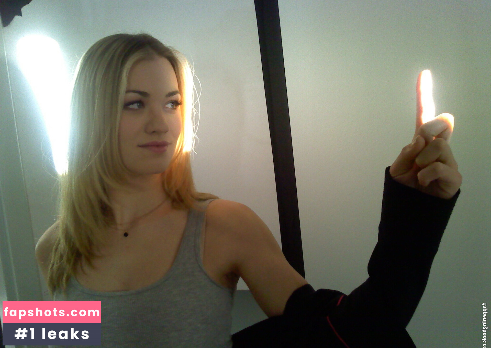 Yvonne Strahovski Nahé úniky fotek pouze od fanoušků #70 - Fapshots