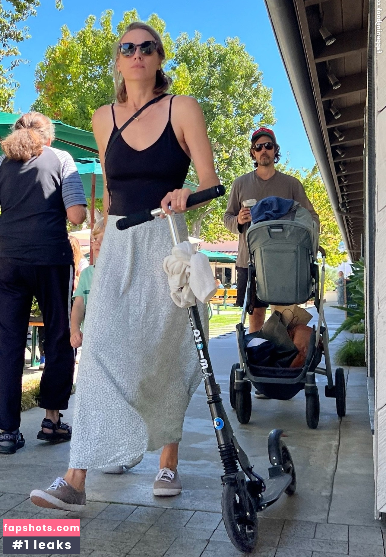 Yvonne Strahovski Nahé úniky fotek pouze od fanoušků #92 - Fapshots