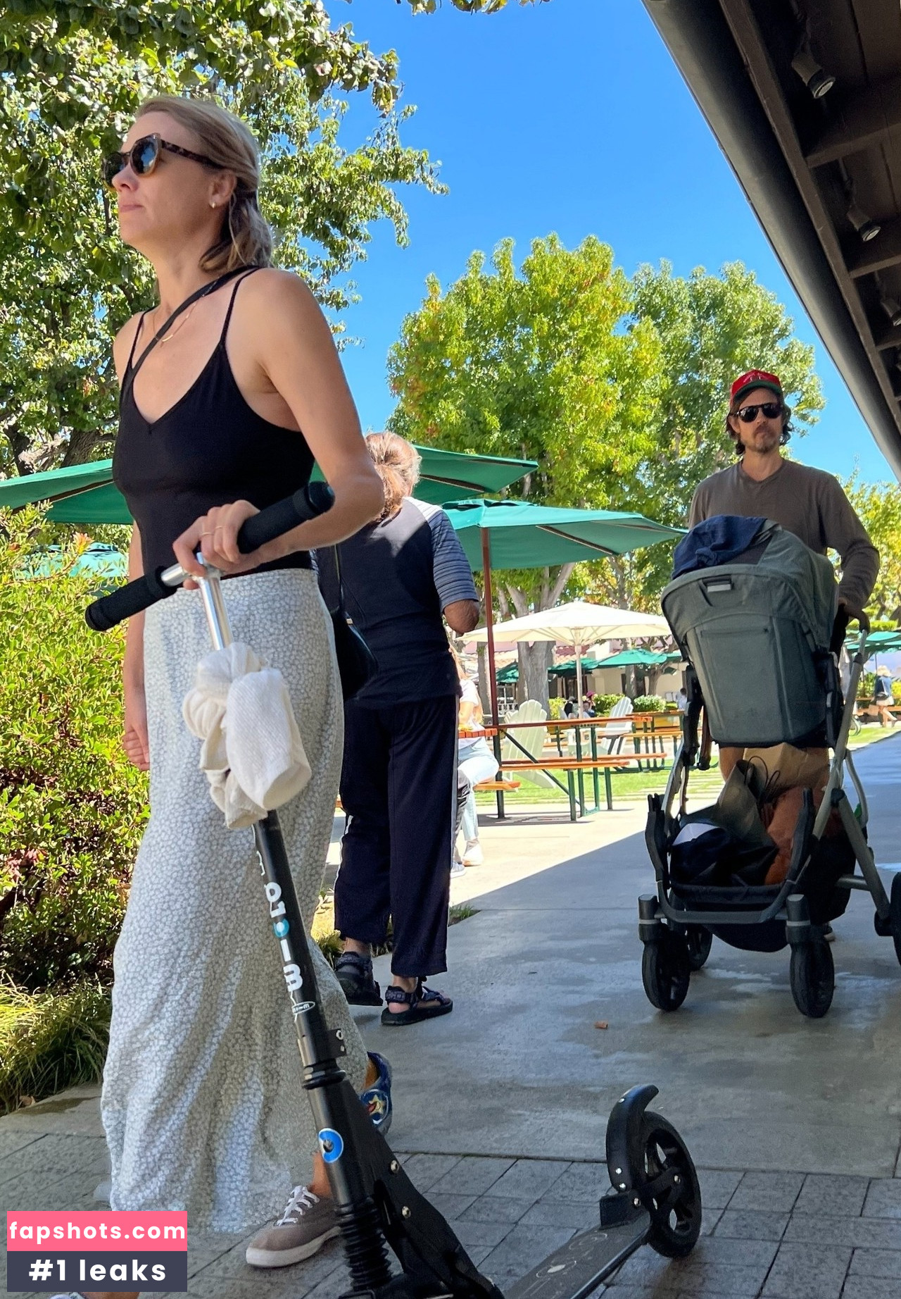 Yvonne Strahovski Nahé úniky fotek pouze od fanoušků #94 - Fapshots