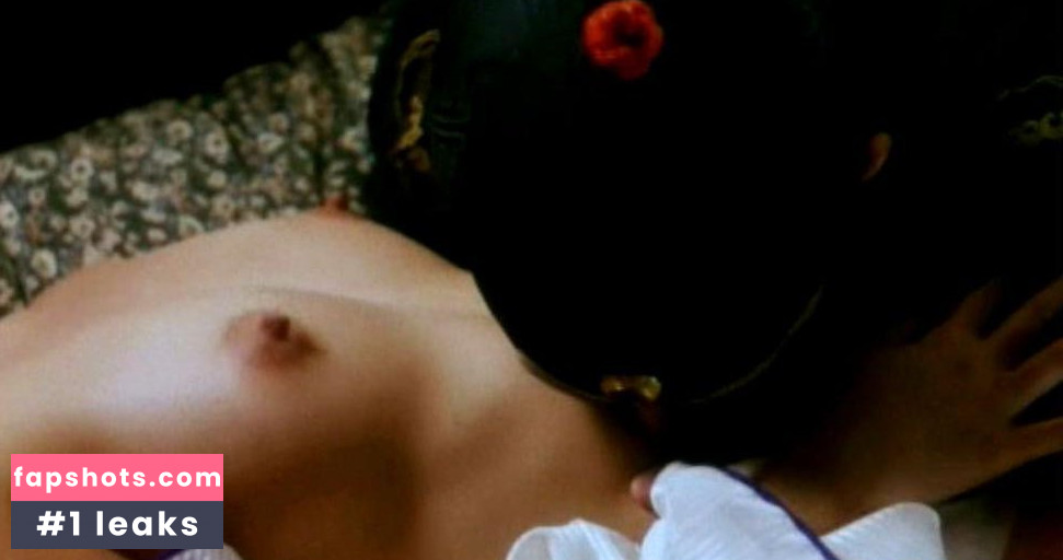 Yvonne Yung Hung gallery photo #23