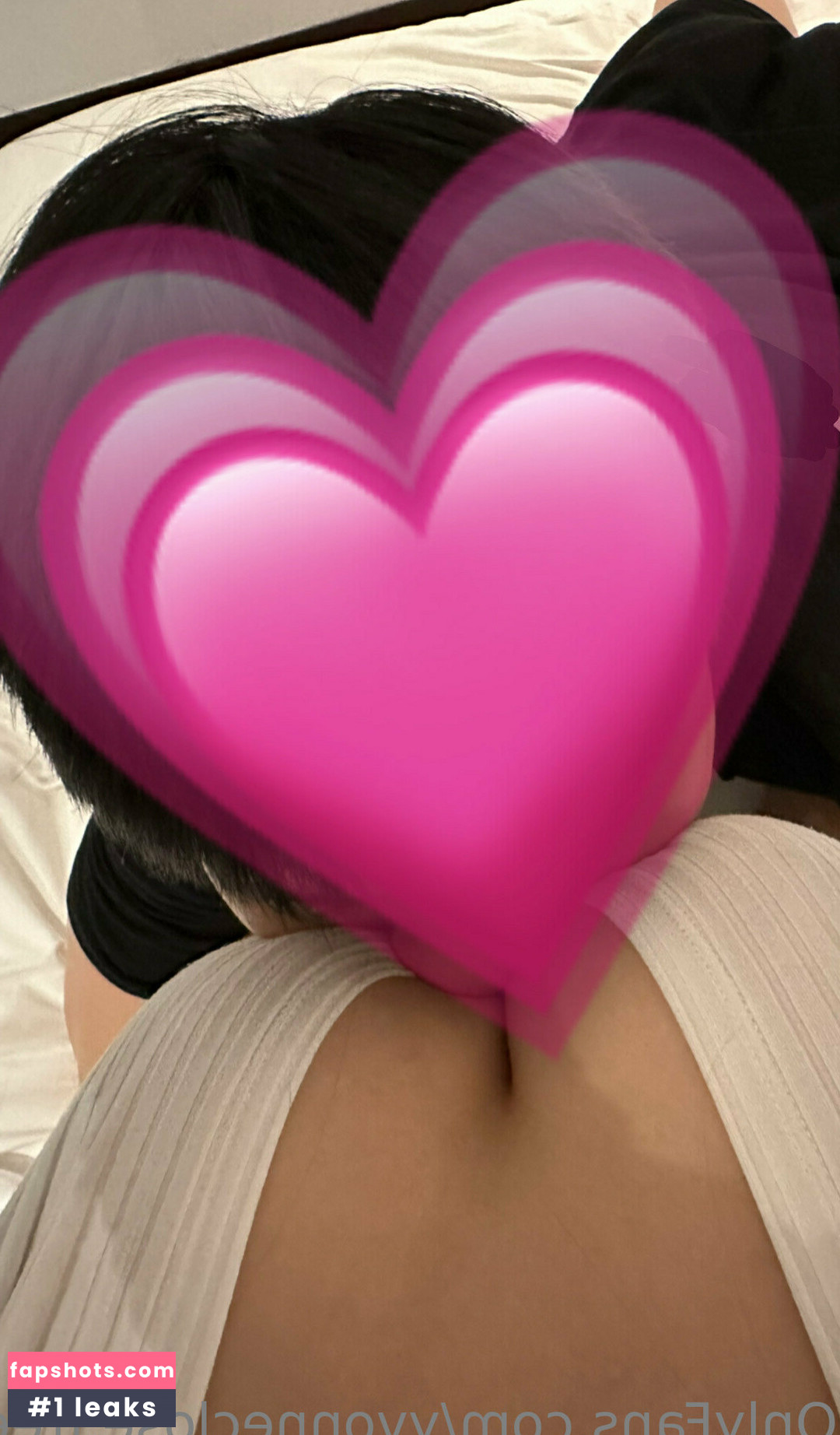 yvonneclose.free gallery photo #3