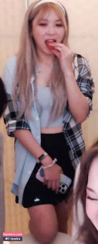 Yvonnie gallery photo #107