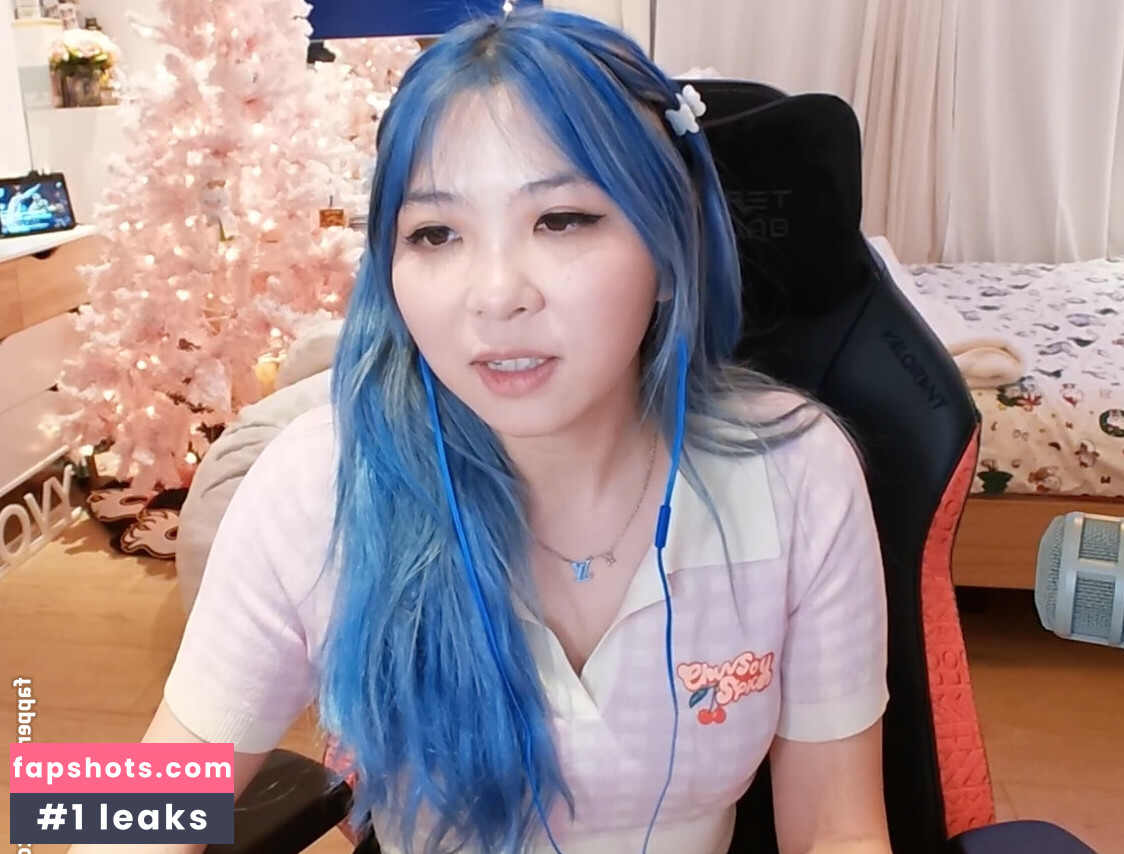 Yvonnie gallery photo #126