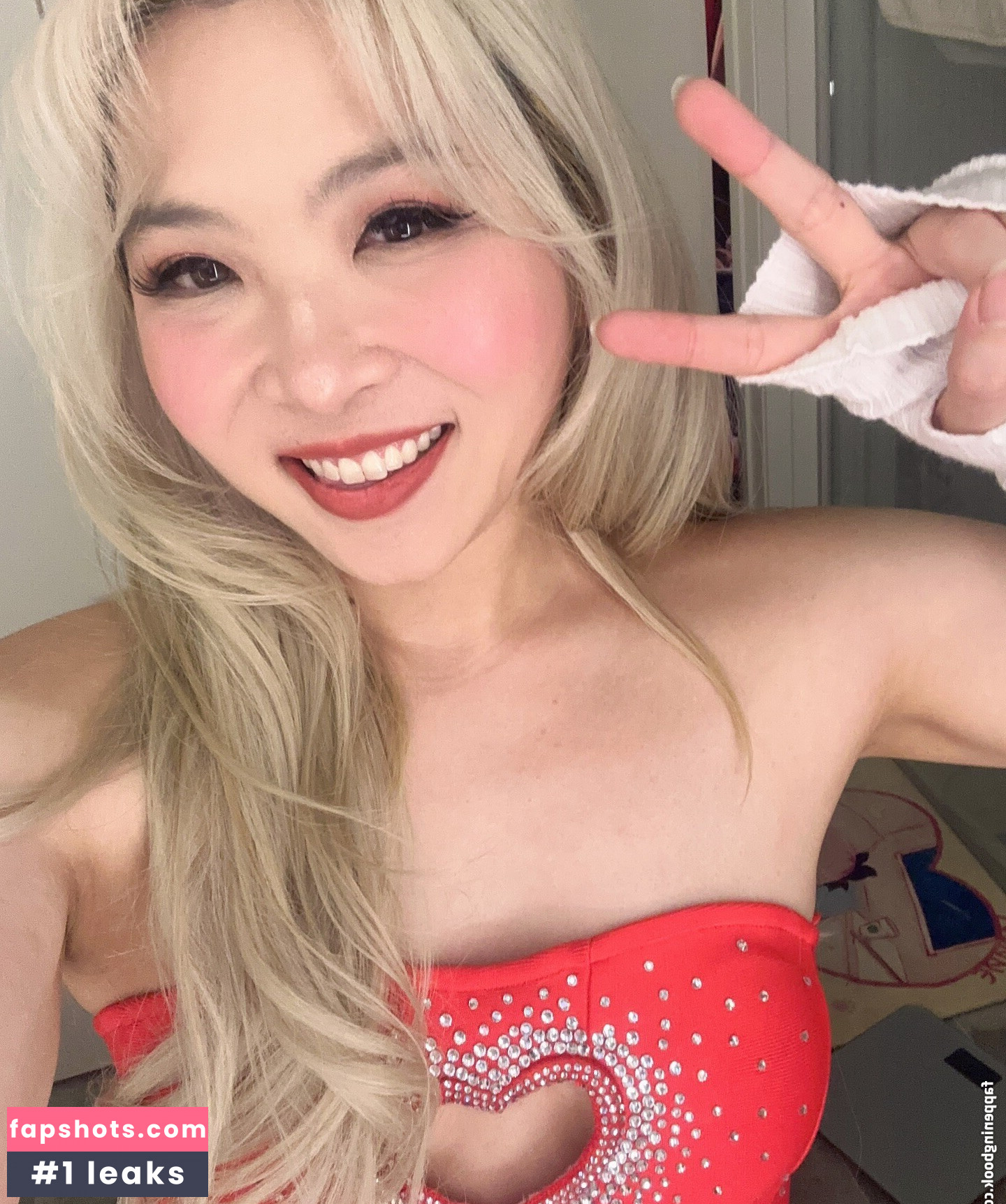 Yvonnie gallery photo #16