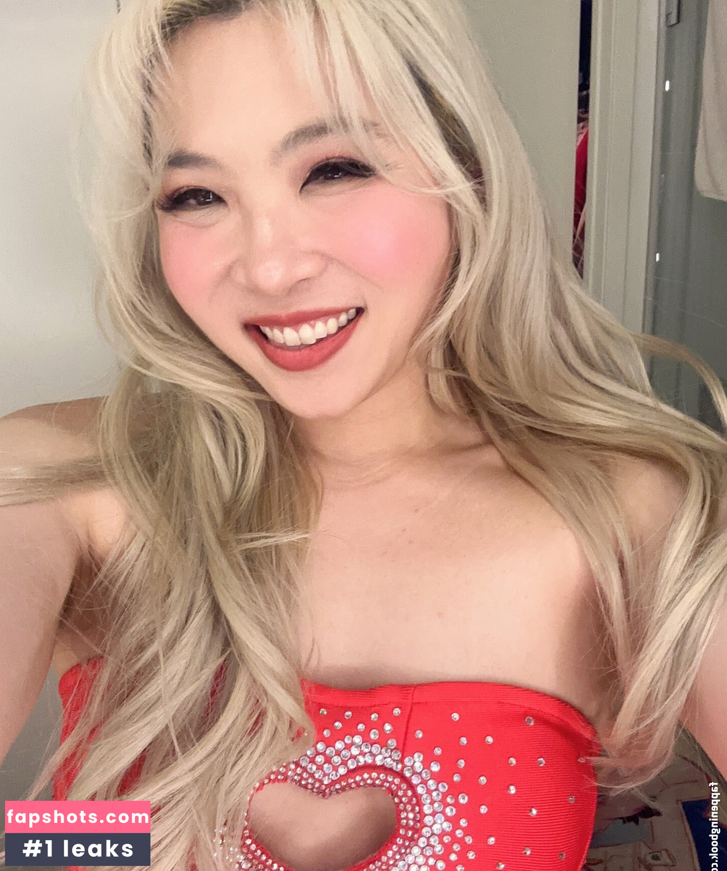 Yvonnie gallery photo #17