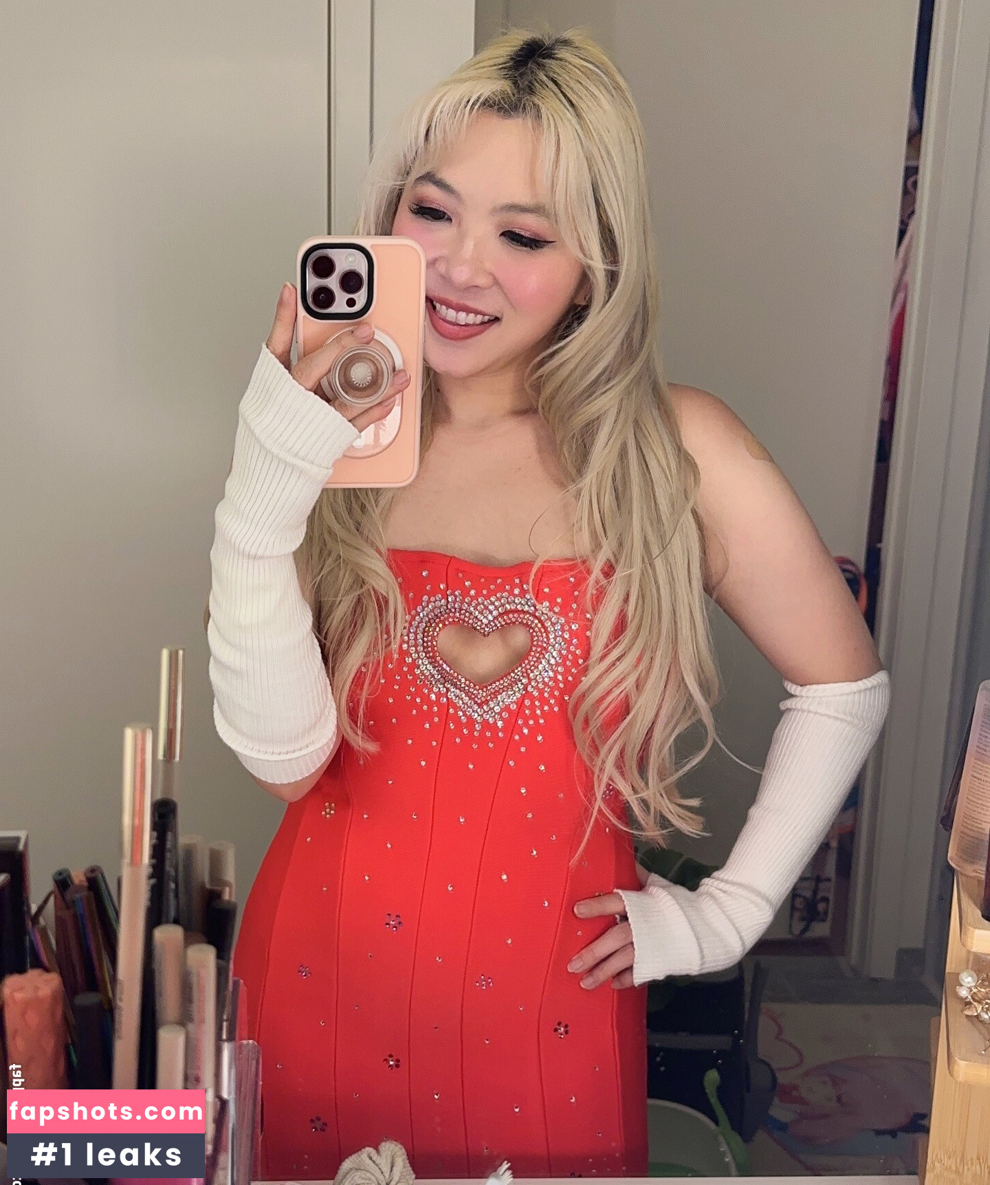 Yvonnie gallery photo #19