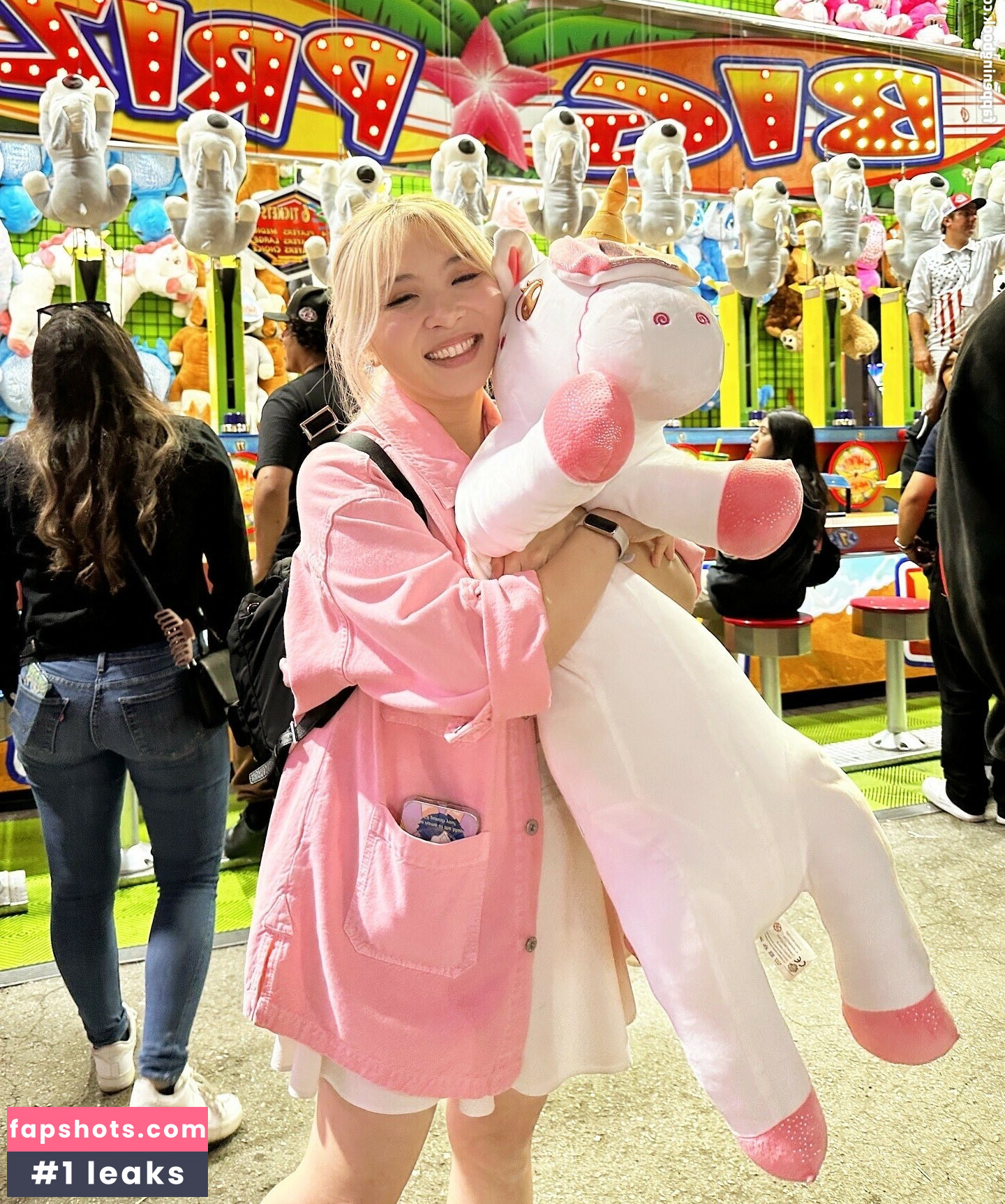 Yvonnie gallery photo #32