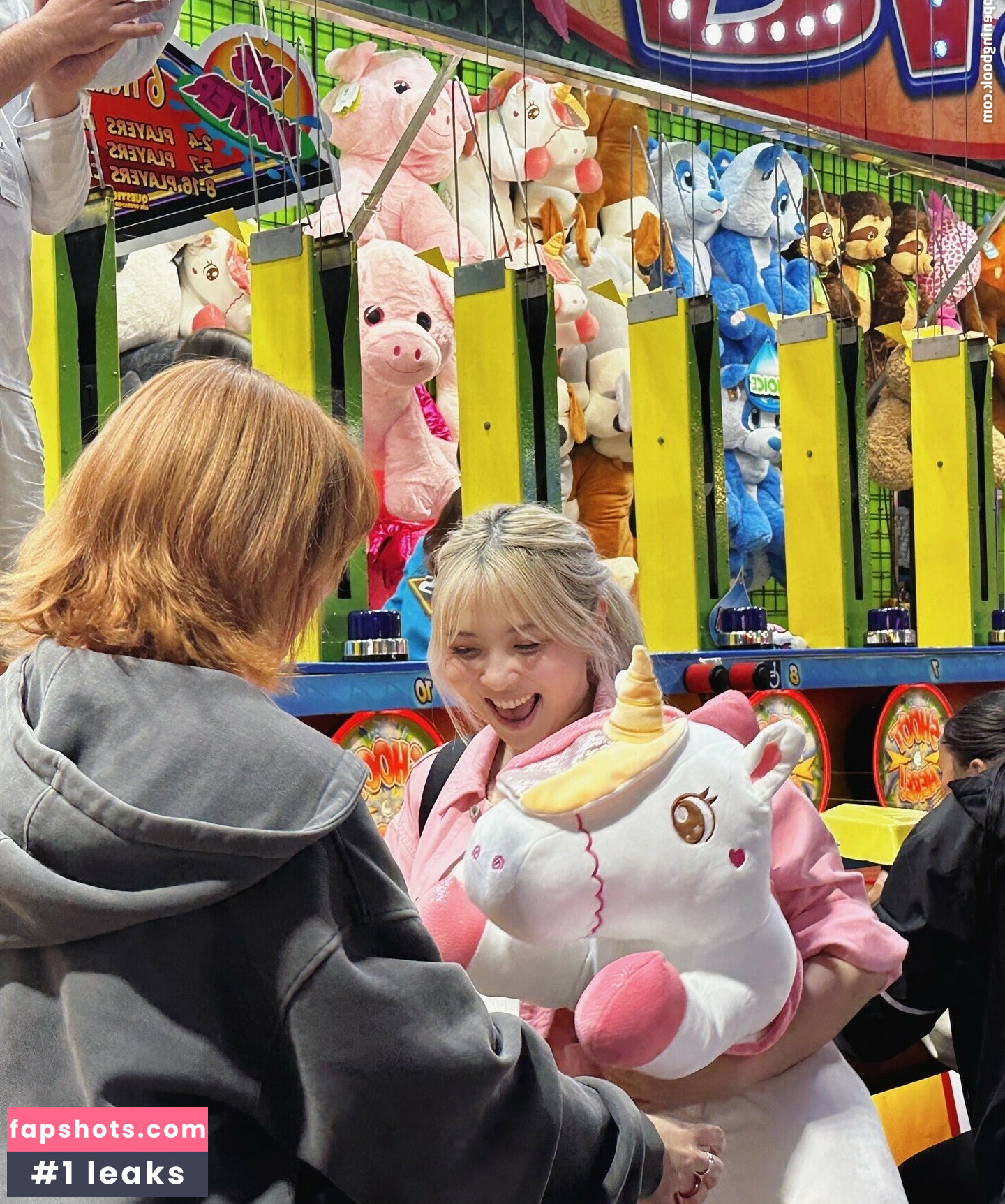 Yvonnie gallery photo #33