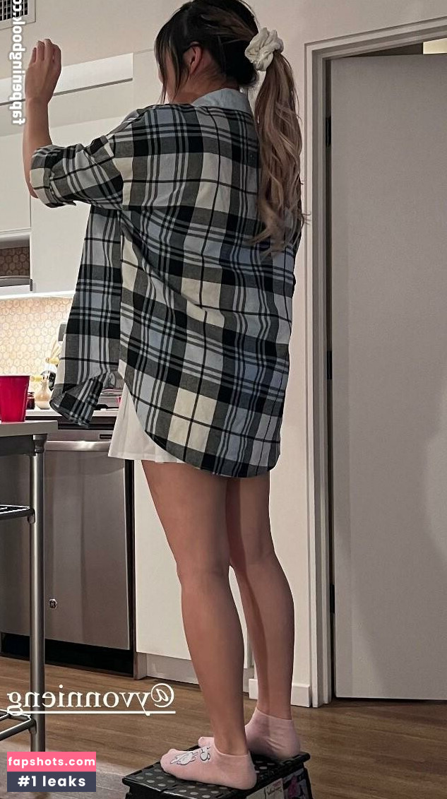 Yvonnie gallery photo #35