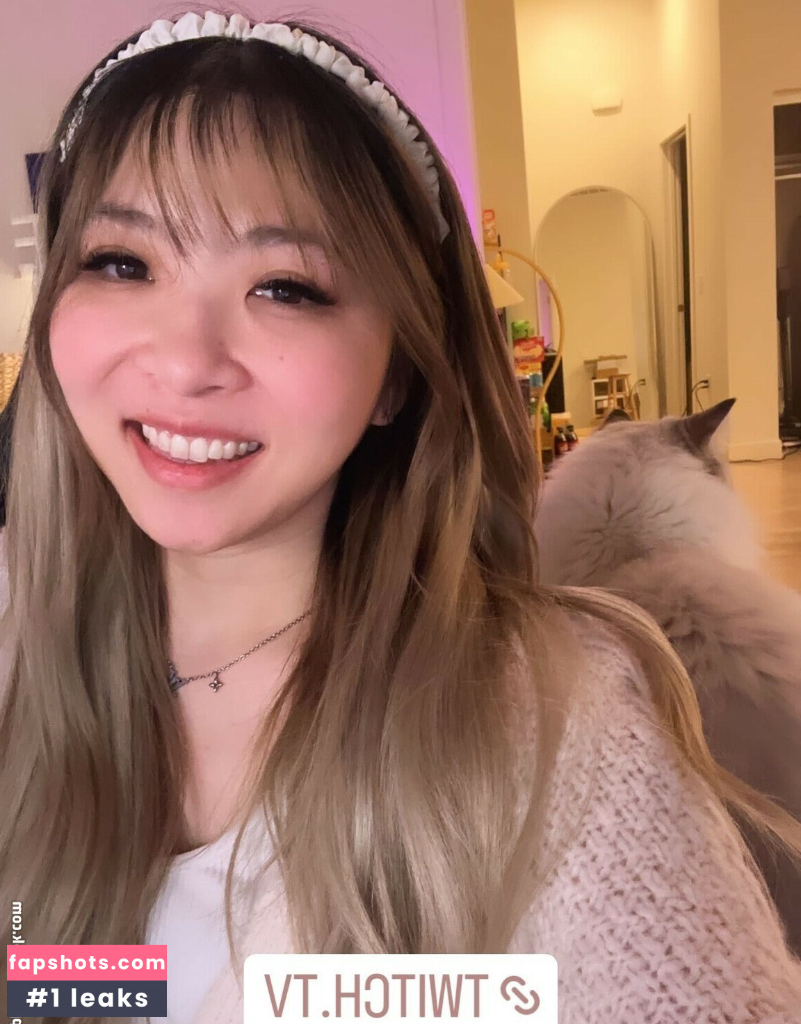 Yvonnie gallery photo #39