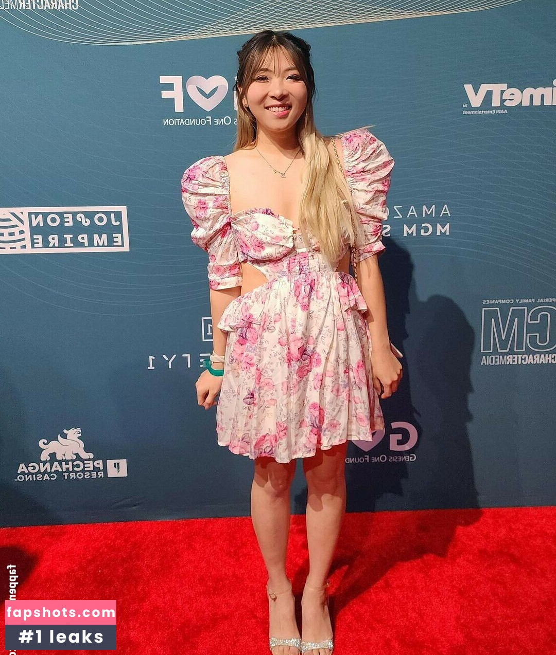 Yvonnie gallery photo #50