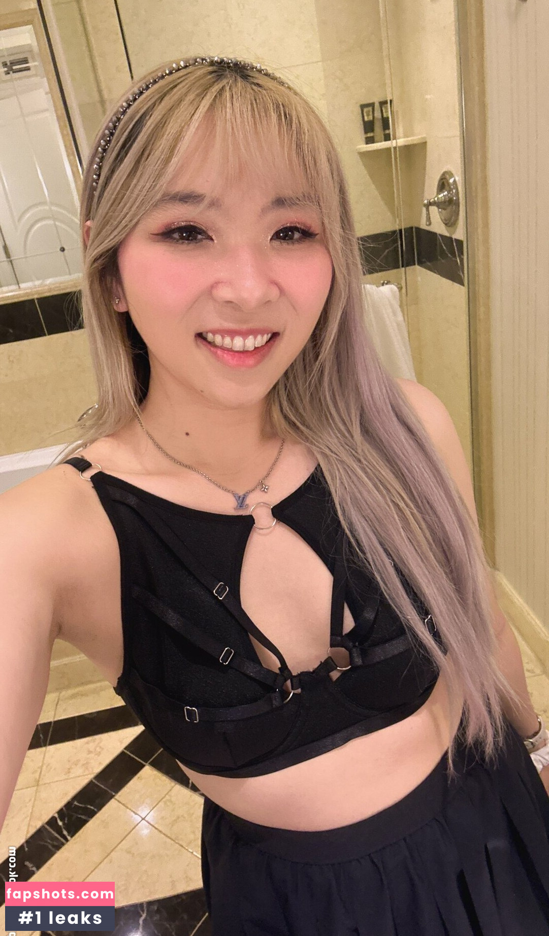 Yvonnie gallery photo #84