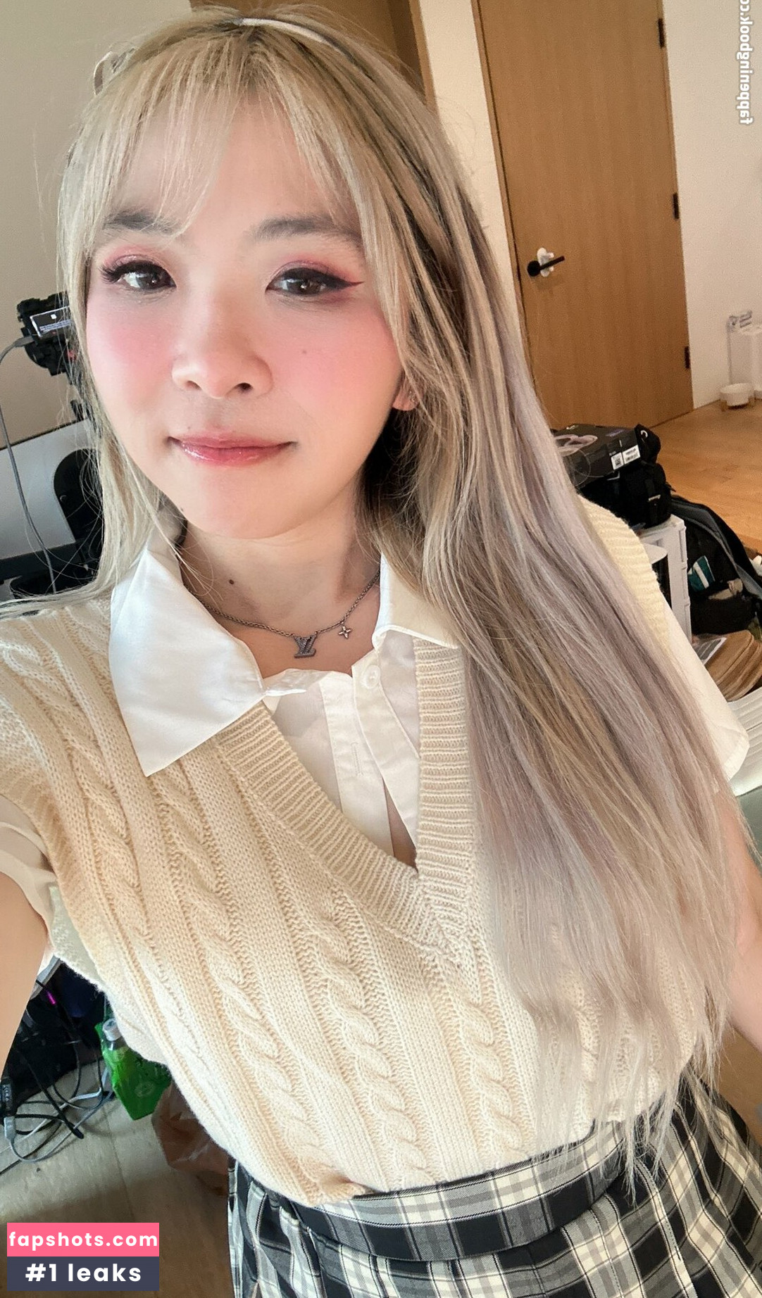 Yvonnie gallery photo #86