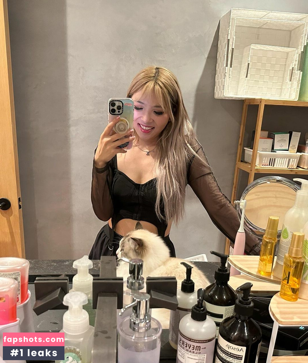 Yvonnie gallery photo #88