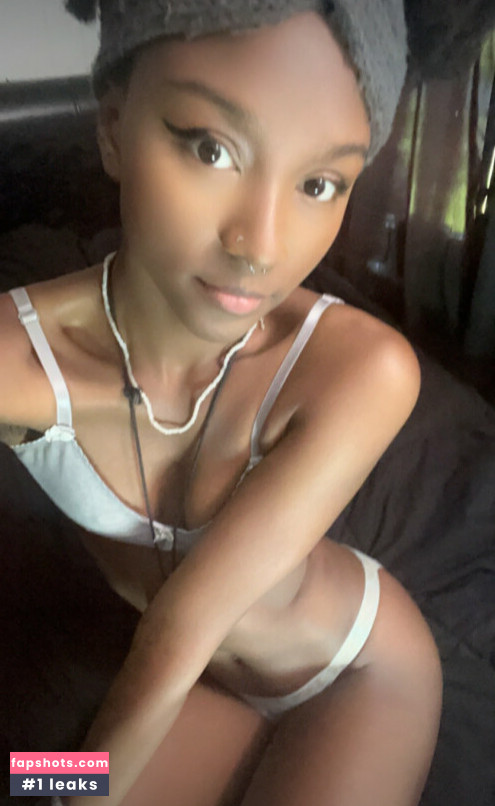 zaelas gallery photo #2