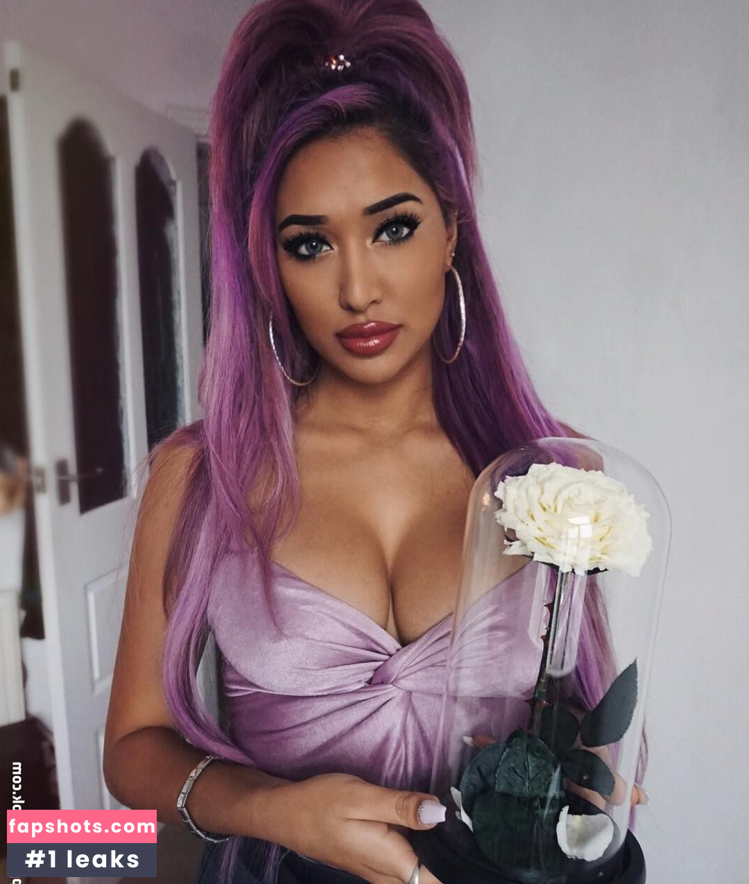 Zahida Allen gallery photo #194