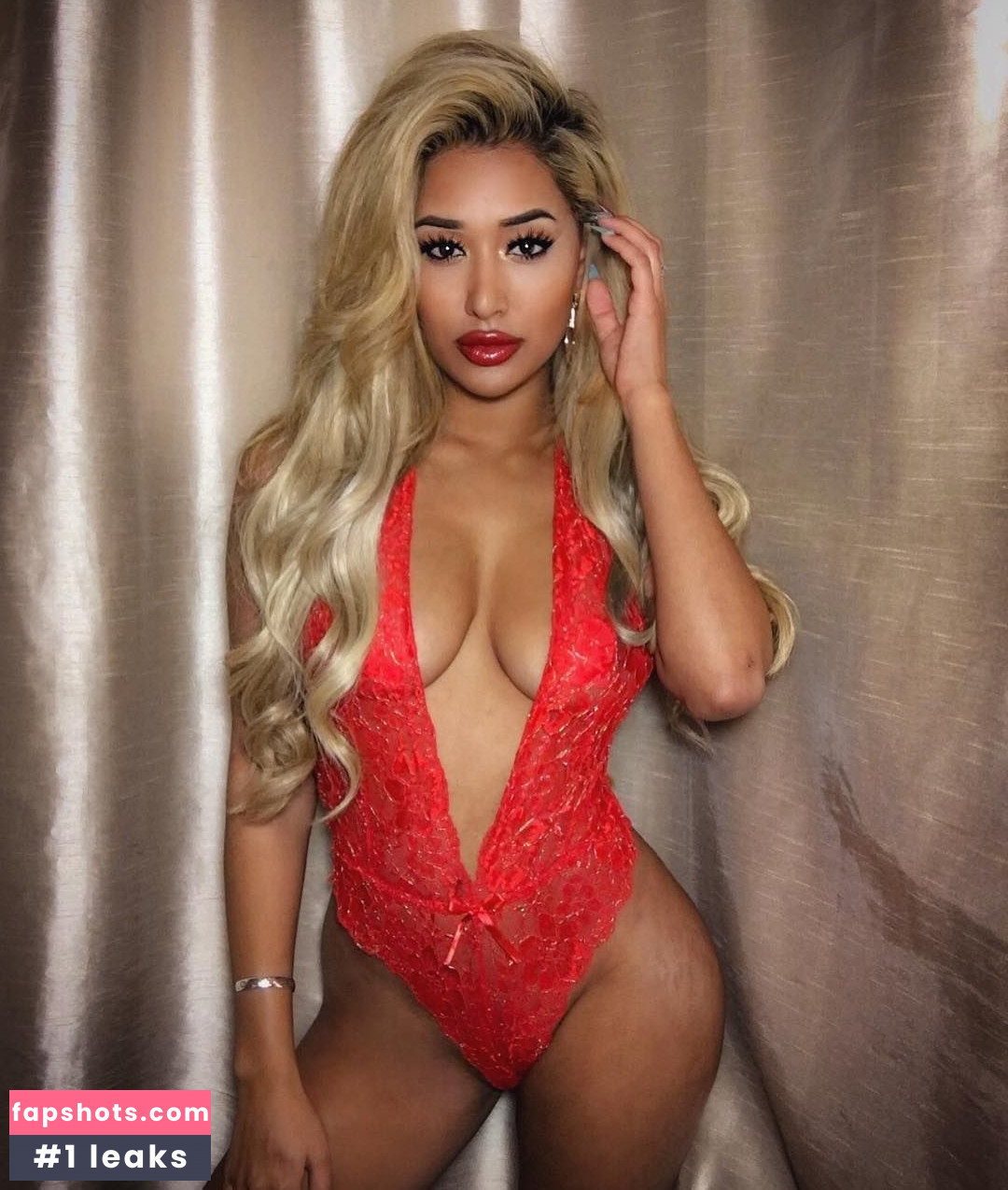 Zahida Allen gallery photo #217