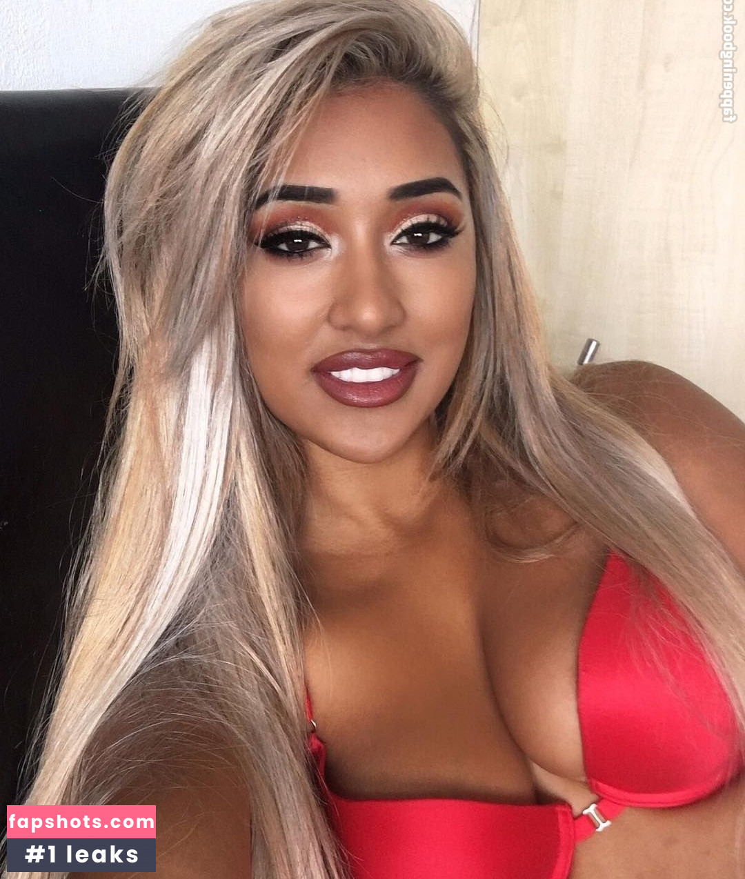 Zahida Allen gallery photo #234