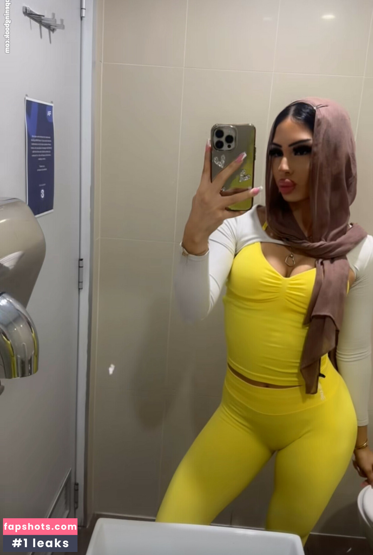 Zainab Sara Nude Leaks OnlyFans Photos #4 - Fapshots