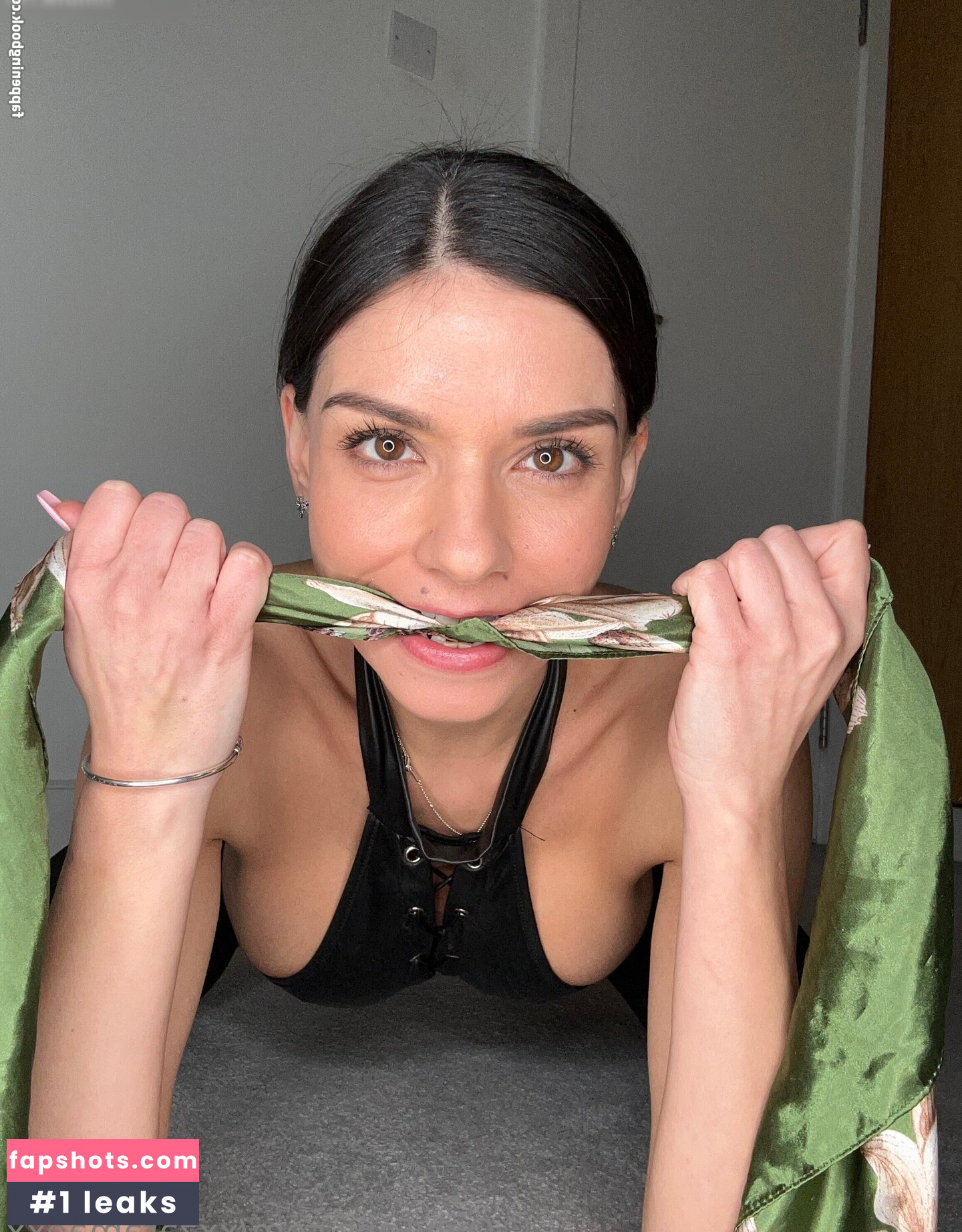 Zara Mae gallery photo #31