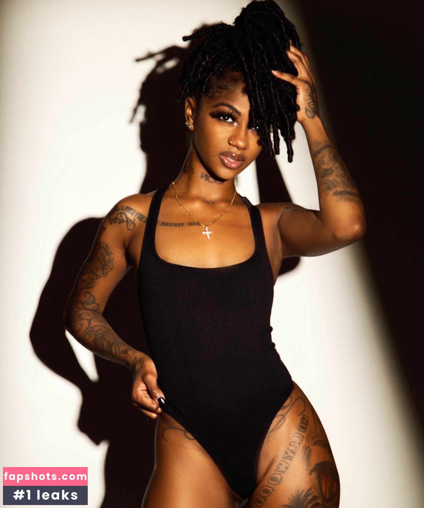 Zaria Linton gallery photo #18