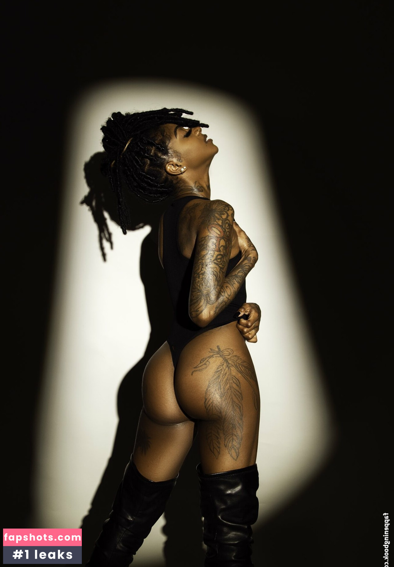 Zaria Linton gallery photo #20